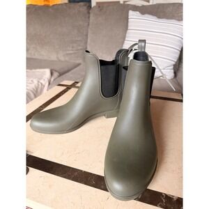 NWT A New Day Women Olive Green Rubber Chelsea Boots Ankle Rain Boots Size 7